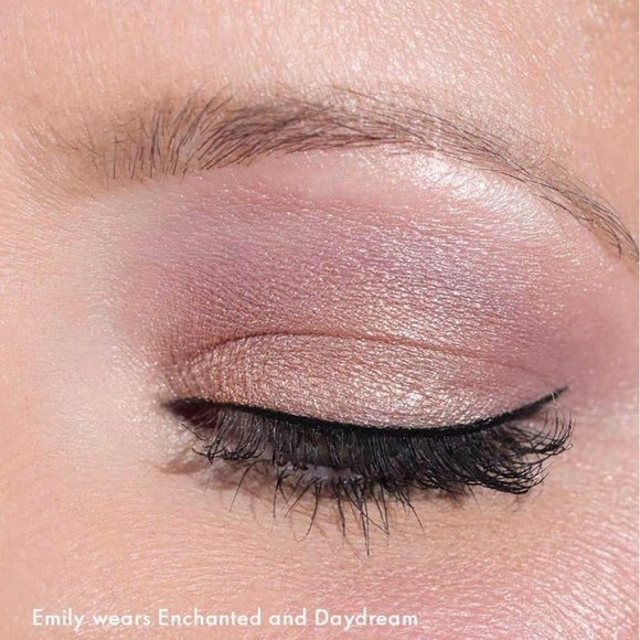 Wander Beauty Wanderess Escape 10 pan Eyeshadow Palette Cool Beachy Tones NIB - Picture 5 of 9